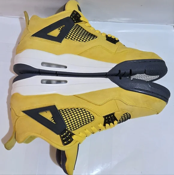Jordan Air Jordan 4 Retro Lightning 2021 Yellow Sneaker - Picture 5 of 10